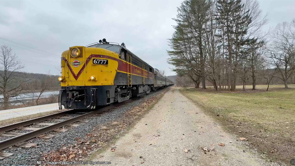 CVSR 6777 passes between Beaver Marsh and Howe Meadow.